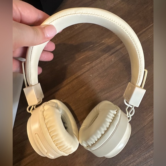 NIB - LSTN Sound Co. Bardot Wireless Headphones in Sand - Picture 3 of 8